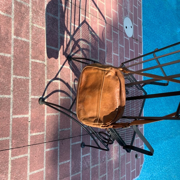 Vintage tan leather saddle bag - Picture 2 of 5